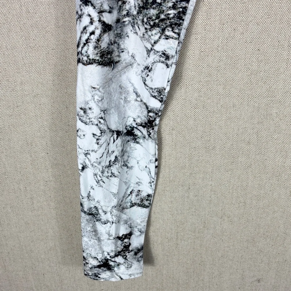 Varley > Marble Leggings with Zip Pockets White/Black Extra Small - Picture 5 of 8